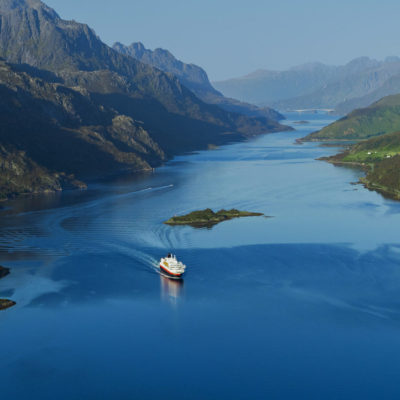 Hurtigruten fra Bergen til Trondheim Norge, nordmannsreiser, norden