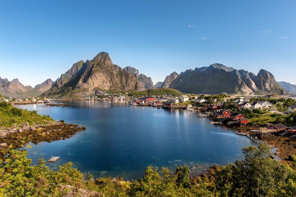 Lofoten med Henningsvær og Reine , Norge, nordmannsreiser, norden