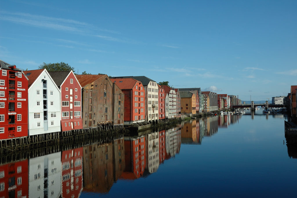 , Hurtigruten og opplevelsesrike dager i Tromsø og Trondheim