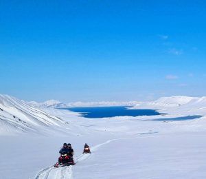 Snøscootertur til Isfjord Radio på Svalbard I Nordmanns-Reiser